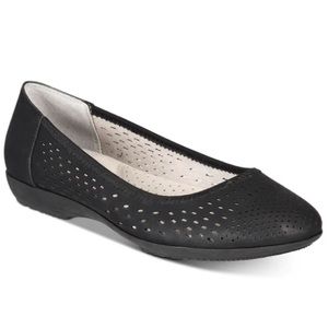 Cliffs by White Mountain Flats with cutouts